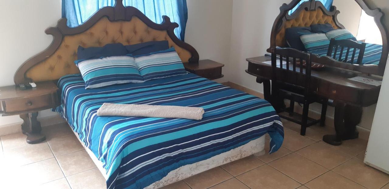 African Sky Guesthouse Windhoek Ngoại thất bức ảnh